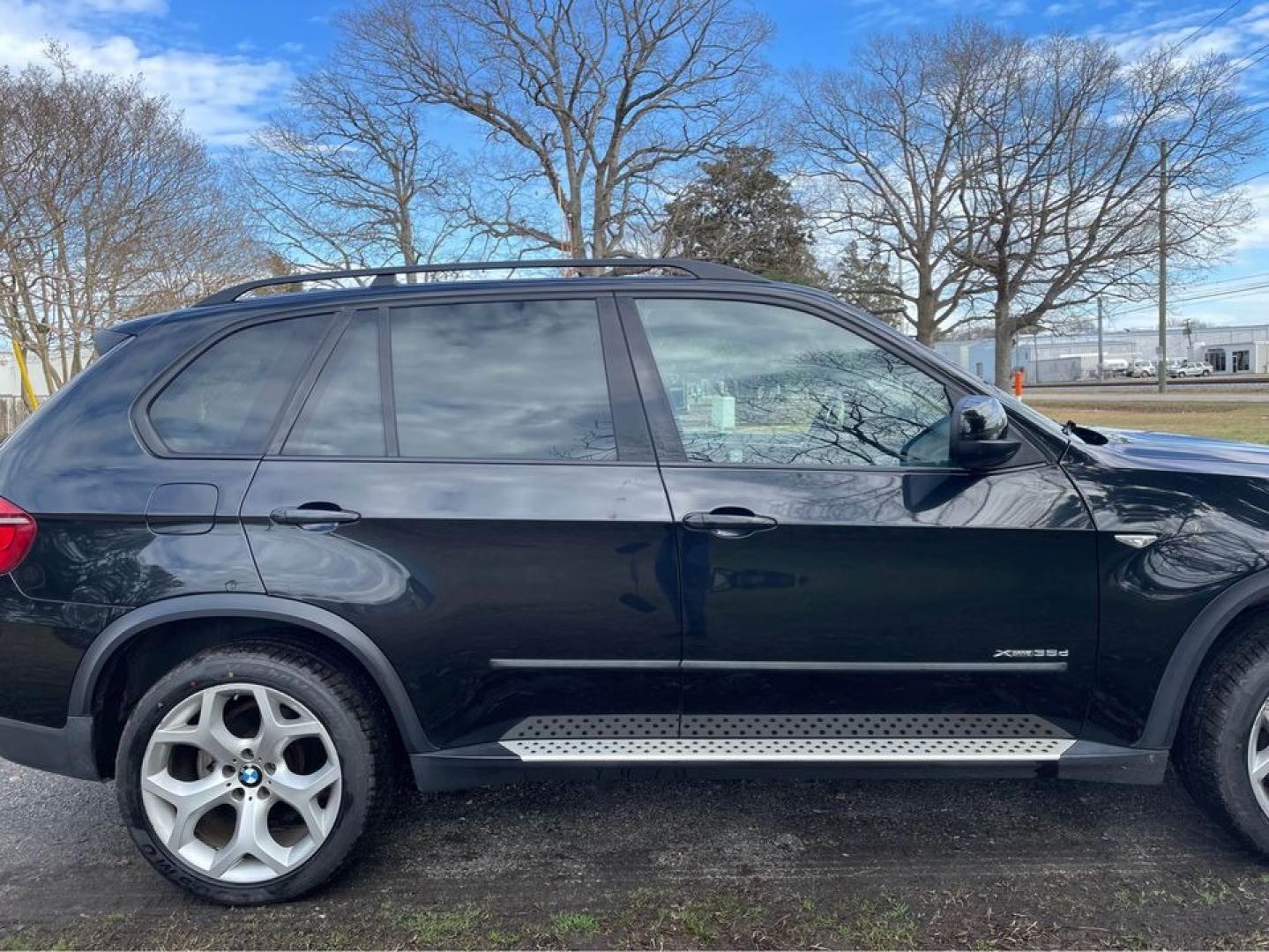 2012 Black /Black BMW X5 (5UXZW0C50CL) with an I6 M57 Diesel engine, Automatic transmission, located at 5700 Curlew Drive, Norfolk, VA, 23502, (757) 455-6330, 36.841885, -76.209412 - 2012 BMW X5 35D -DIESEL -Great condition -4 brand new 20” tires -New state inspection -Fresh oil change -Well optioned -Sport seats -Comfort access -Back up and 360 cam -Bluetooth Audio -Premium HK sound -Navigation -4 zone climate control -Black headliner -Shadowline trim - Photo#2